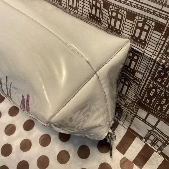 Henri Bendel Bendel Girls Zippered Bag - Picture 5 of 12